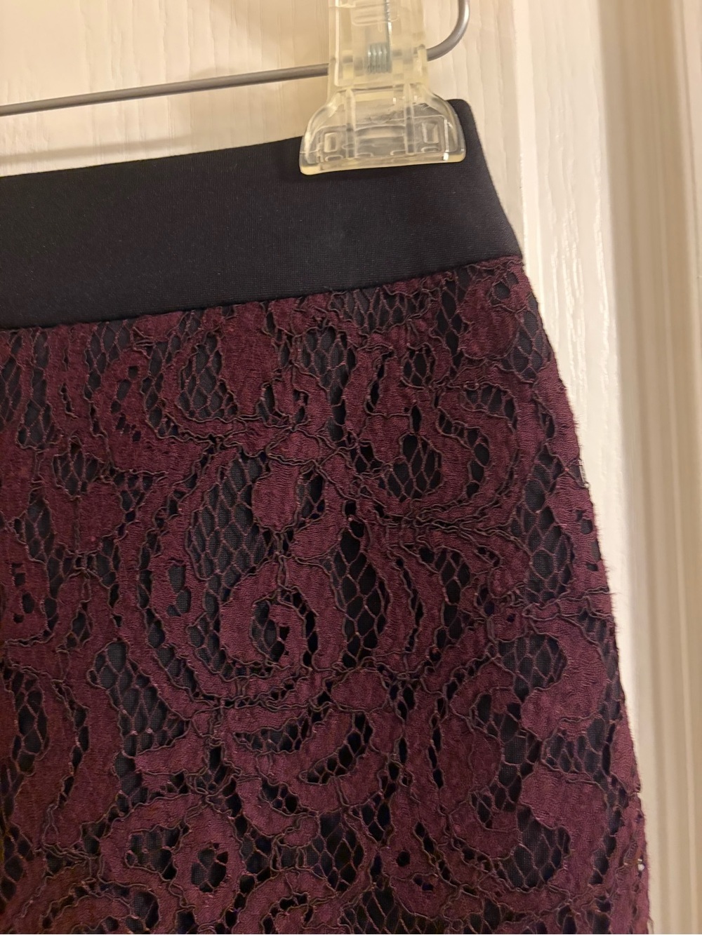 LOFT 00P Plum/purple Lace over black Pencil Skirt with Black Waistband - Picture 11 of 11